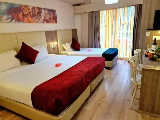 Comfort Üç Kişilik Oda, Balkon, Bahçe Manzaralı