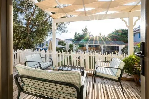 Deluxe Çift Kişilik Oda, Bahçe Manzaralı, Verandalı