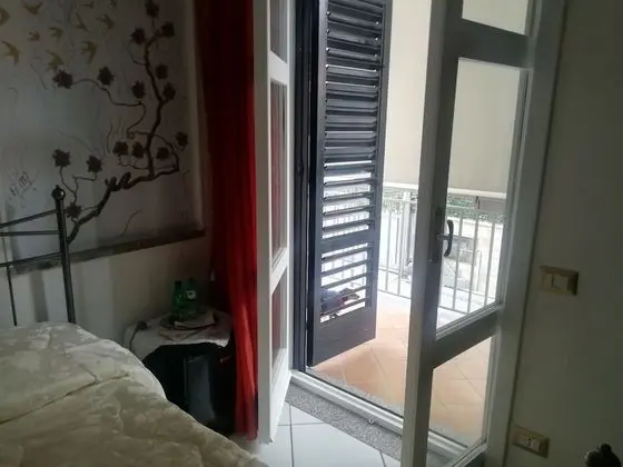 Basic Tek Büyük Yataklı Oda