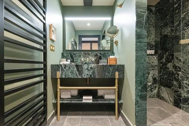 Junior Süit (Village View)