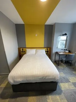Tek Büyük Yataklı Oda, Banyolu/Duşlu