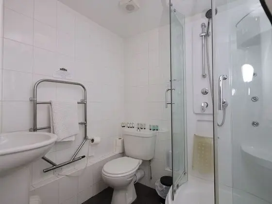Tek Büyük Yataklı Oda (Double Spacious Room / Family)