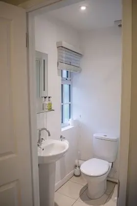 Tek Büyük Yataklı Oda, Banyolu/Duşlu (Front Room)