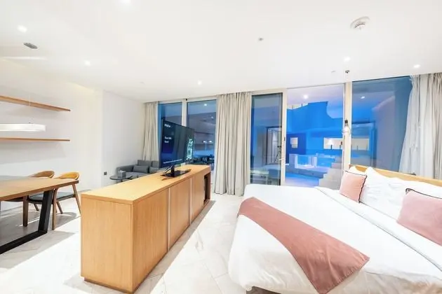 Master Suite with Private Pool