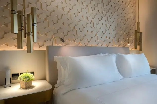 Luxury Oda