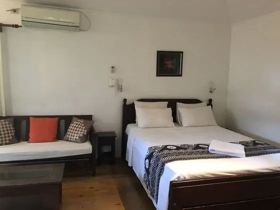Tek Büyük Yataklı Oda, Küçük Mutfak (Garden View Bure)
