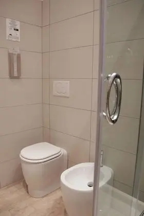 Üç Kişilik Oda