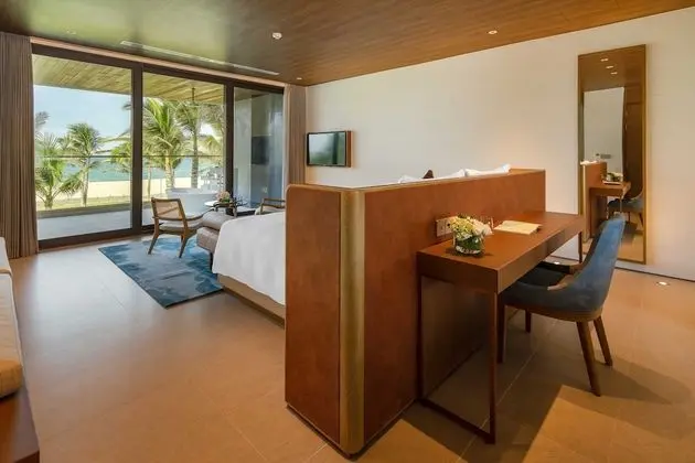 Luxury Villa, 6 Yatak Odası, Plaj Manzaralı, Denize Sıfır