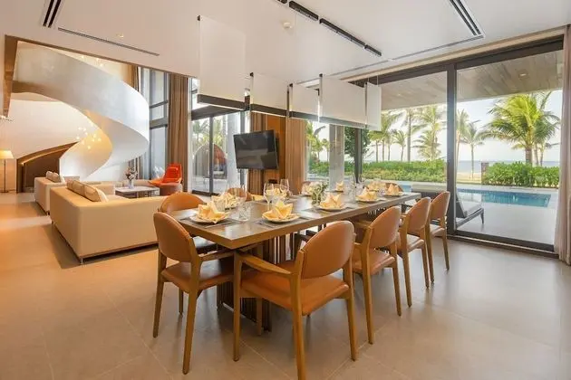 Luxury Villa, 6 Yatak Odası, Plaj Manzaralı, Denize Sıfır