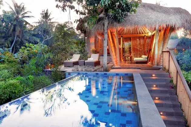 Signature Pool Suite and Meditation