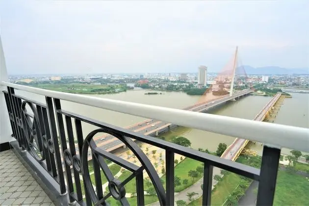 Deluxe Tek Büyük Yataklı Oda, Balkon