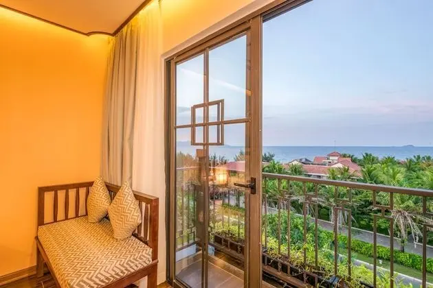 Deluxe Tek Büyük Yataklı Oda, Kısmi Deniz Manzarası