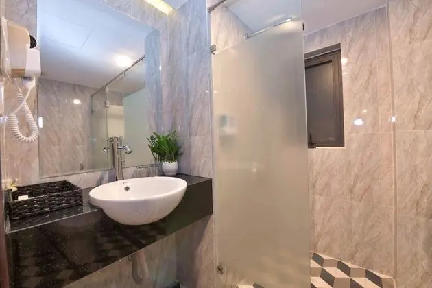Deluxe Tek Büyük Yataklı Oda, Kısmi Deniz Manzarası