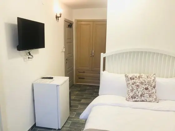 Connection Room, Bahçe Manzaralı, Balkonlu