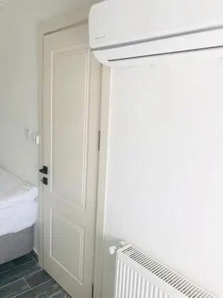 Connection Room, Bahçe Manzaralı, Balkonlu