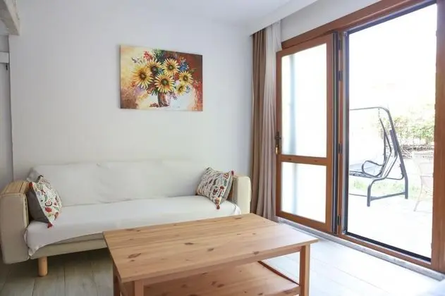 Executive Oda, Havuz Manzaralı, Balkonlu
