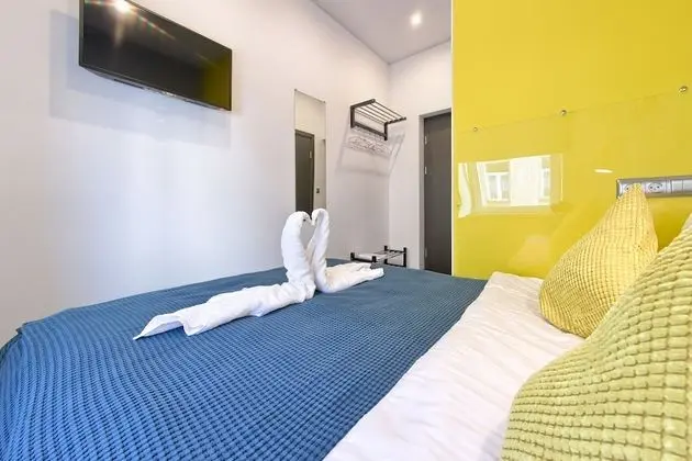 Standard Tek Büyük Yataklı Oda (Small)