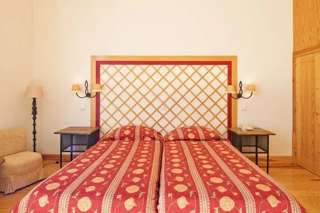 Superior Tek Büyük veya İki Ayrı Yataklı Oda (with extra bed 2 Adults + 1 Child)