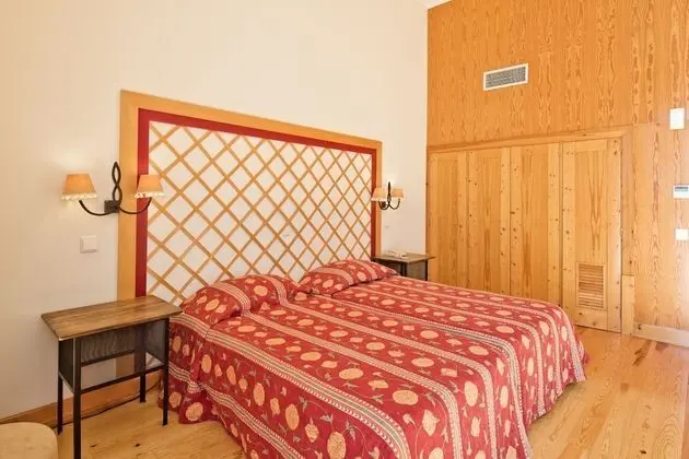 Superior Tek Büyük veya İki Ayrı Yataklı Oda (with extra bed 2 Adults + 1 Child)