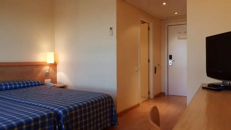 Standard Büyük Yataklı Tek Kişilik Oda