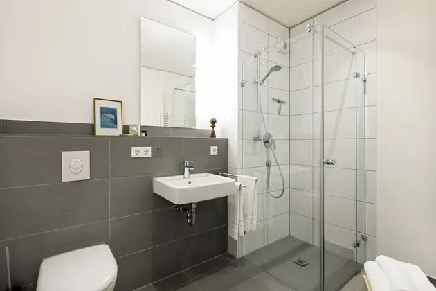 Comfort-Studio, Flussblick (Single, 140 cm breites Bett)