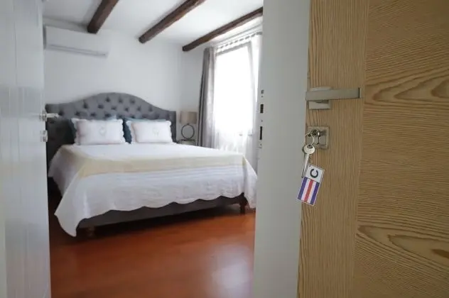 Suite, Sea View