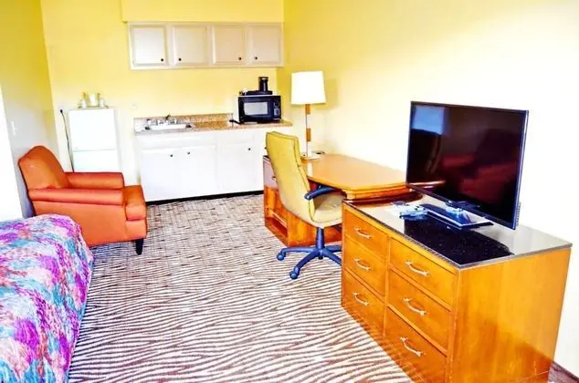 Deluxe Suite with Jacuzzi Non-Smoking