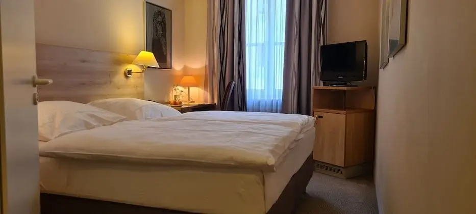 Standard Tek Büyük Yataklı Oda