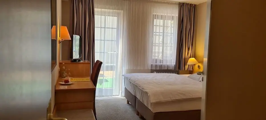 Standard Tek Büyük Yataklı Oda