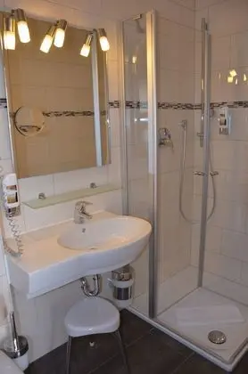 Tek Büyük Yataklı Oda, Balkon