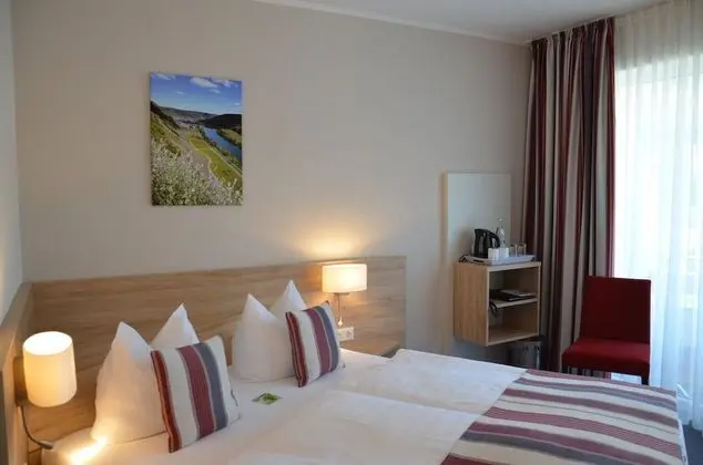 Tek Büyük Yataklı Oda, Balkon (Castle View)
