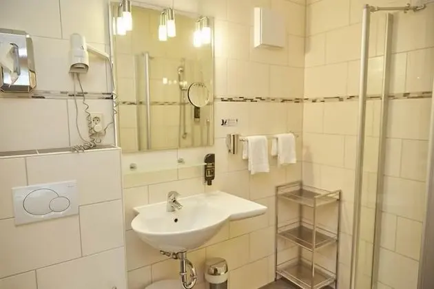 Tek Büyük Yataklı Oda, Balkon (small)
