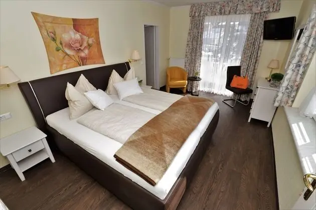 Tek Büyük Yataklı Oda, Bahçe Manzaralı