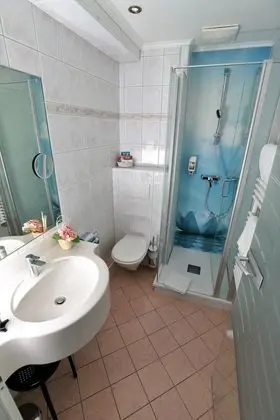 Tek Büyük Yataklı Oda, Göl Manzaralı