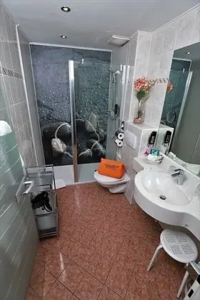 Tek Büyük Yataklı Oda, Göl Manzaralı