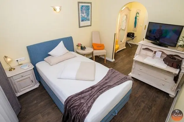 Tek Kişilik Oda, Bahçe Manzaralı