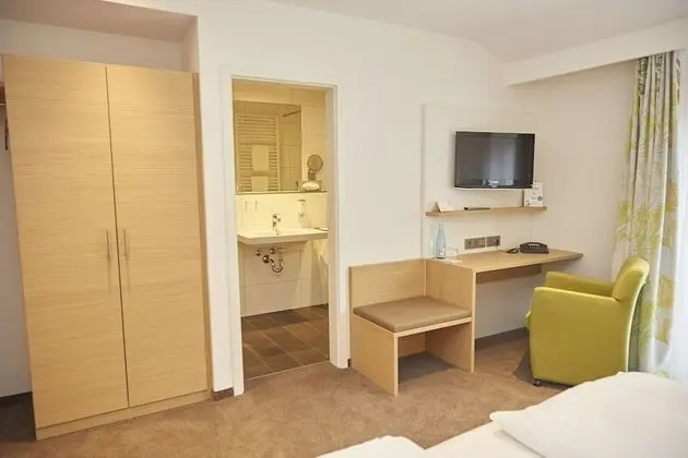 Tek Büyük Yataklı Oda (Hirsch)