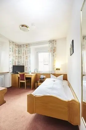 Tek Kişilik Oda (Dorfschule)