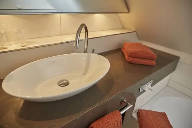 Business Tek Büyük Yataklı Oda