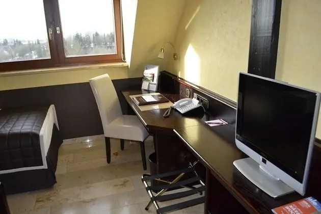 Comfort Tek Büyük Yataklı Oda (12qm 3rd floor)