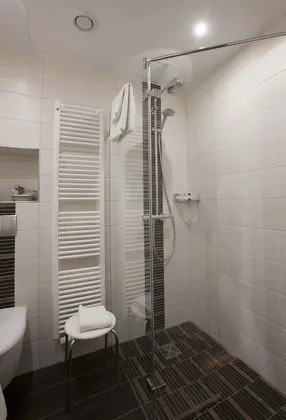 Comfort Tek Büyük Yataklı Oda (12qm 3rd floor)