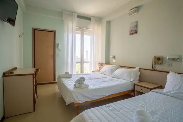 Standard Üç Kişilik Oda, Deniz Manzaralı
