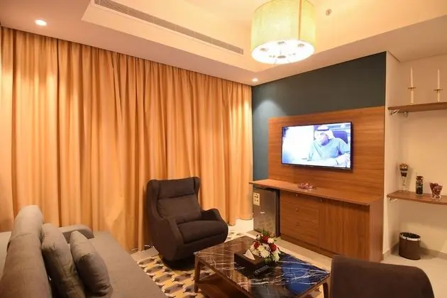 Büyük Yataklı Tek Kişilik Oda