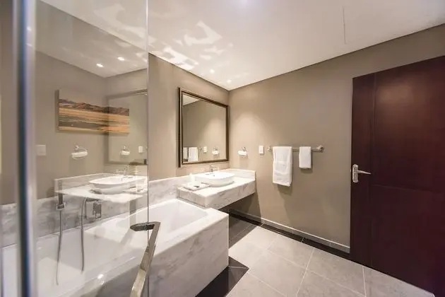 Luxury Oda