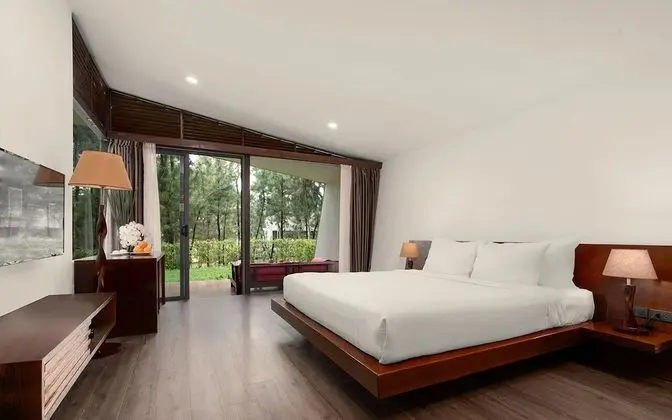 Villa (Hilltop)