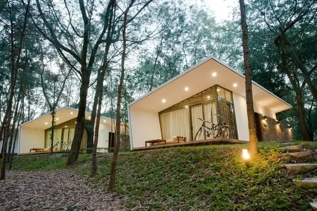 Villa (Hilltop)