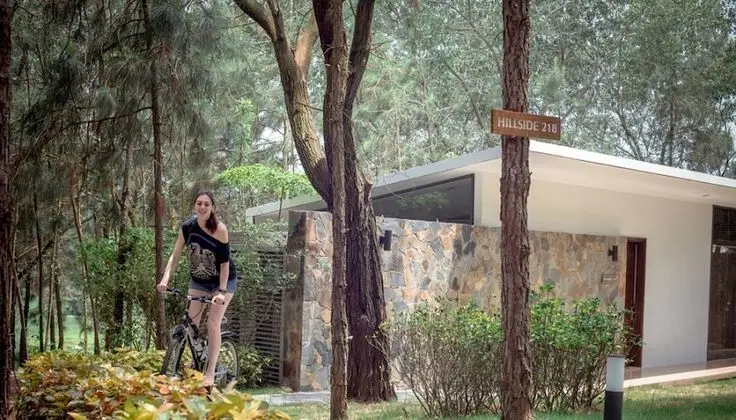 Villa (Hilltop)