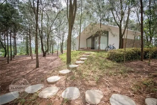 Villa (Hilltop)
