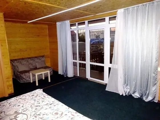 Family Tek Büyük Yataklı Oda