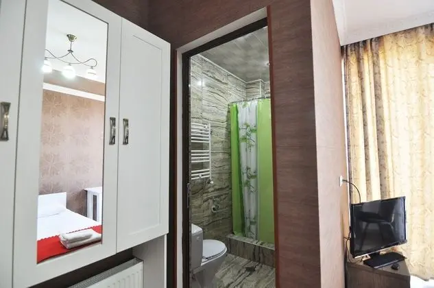 Tek Büyük veya İki Ayrı Yataklı Oda, Balkon